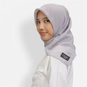 Noir Cornskin Square Hijab - Abu-Abu Muda