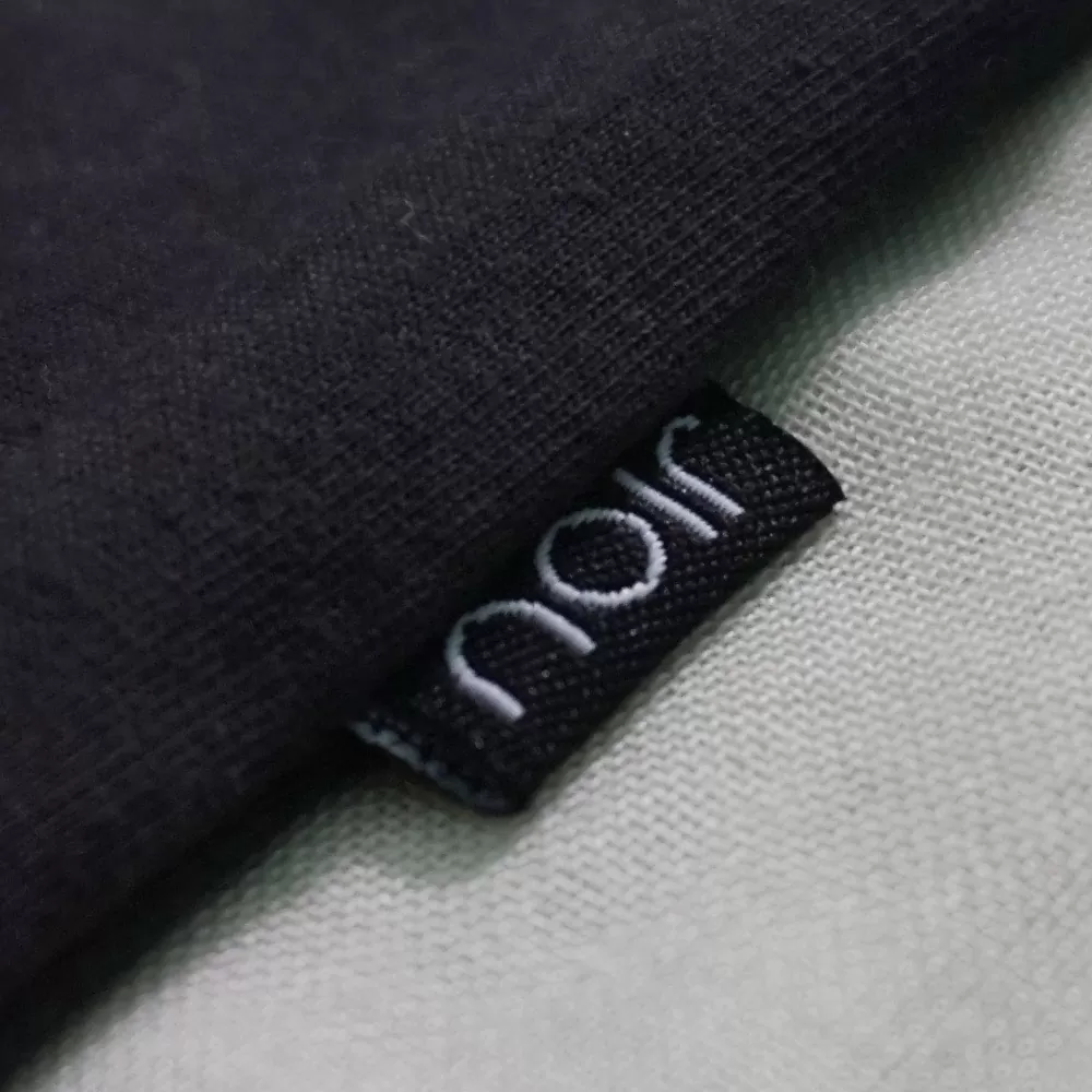 Noir Logo Black Tee – Dark Grey - Gambar 5